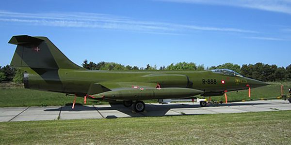 F-104